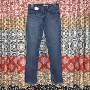 LEVI’S MED RISE SKINNY JEANS SIZE 8